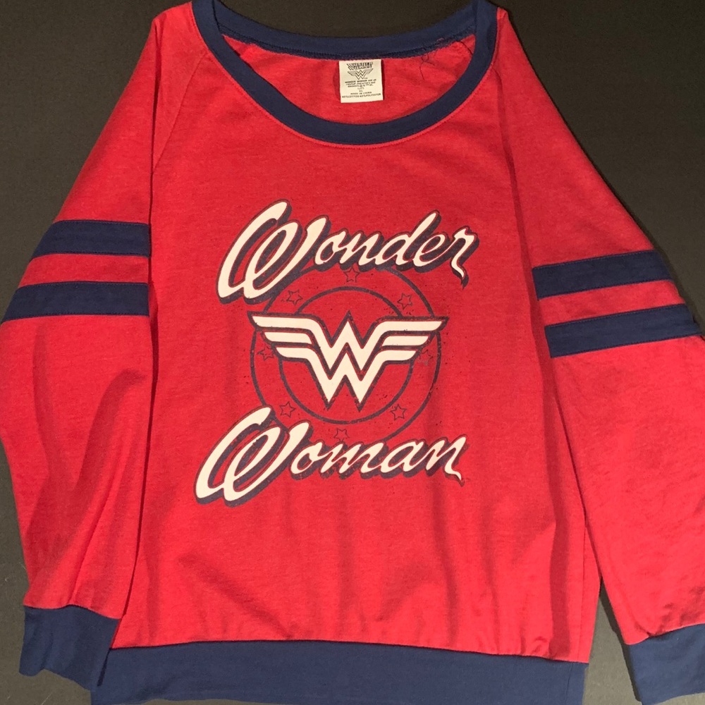 ⭐️ Wonder Woman sweater
